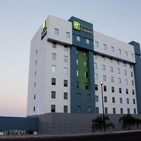 ฮอลิเดย์อินน์ เอ็กซ์เพรส ไกวมัส Guaymas ภายนอก รูปภาพ Holiday Inn Express in Tijuana, Mexico