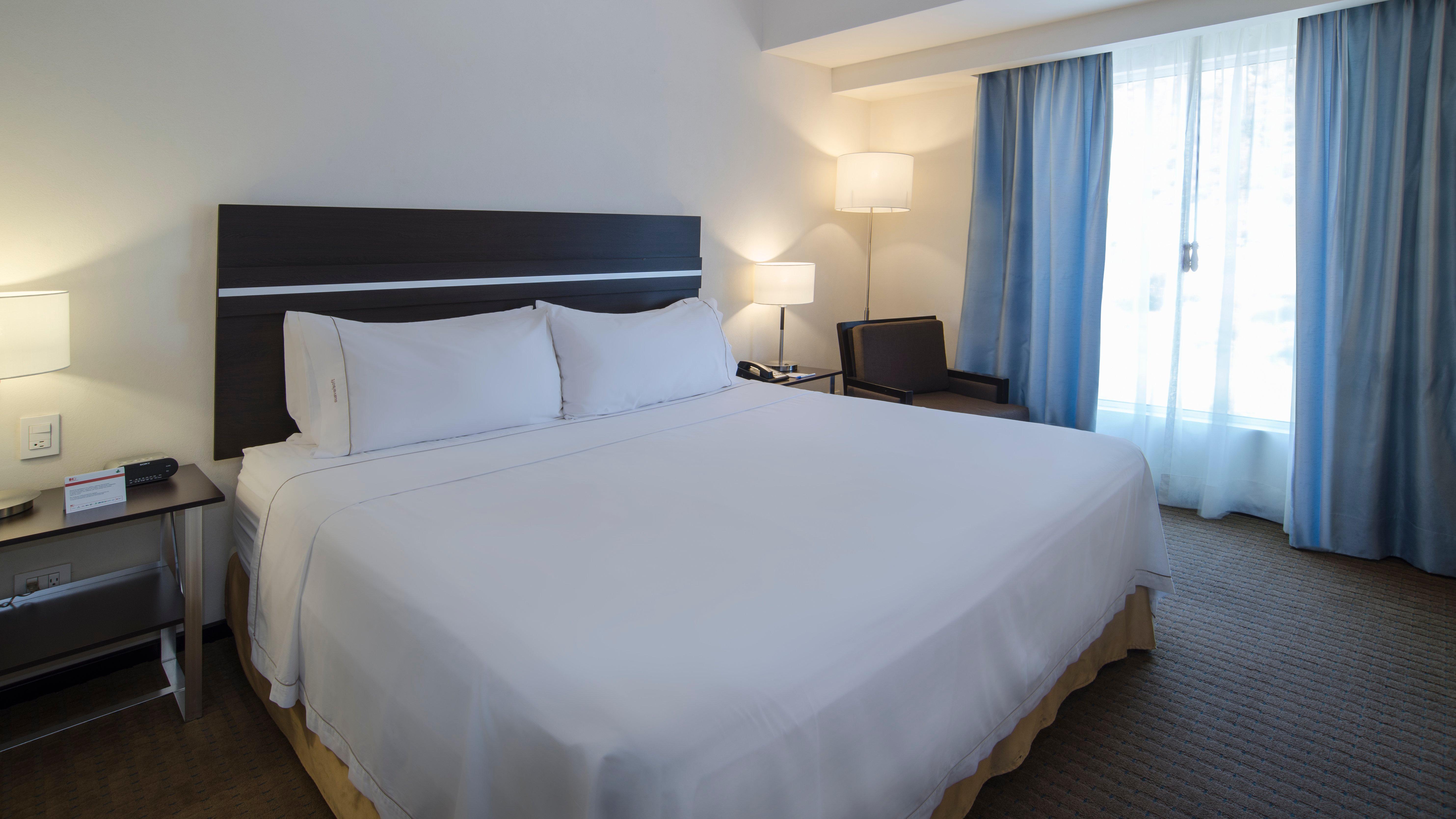 ฮอลิเดย์อินน์ เอ็กซ์เพรส ไกวมัส Guaymas ภายนอก รูปภาพ A typical bedroom at the Residence Inn