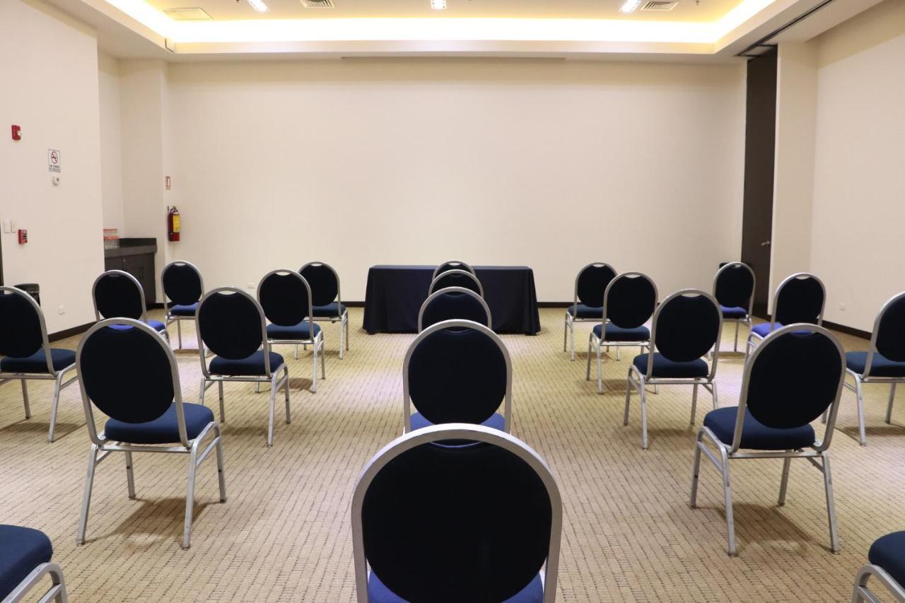 ฮอลิเดย์อินน์ เอ็กซ์เพรส ไกวมัส Guaymas ภายนอก รูปภาพ Meeting room