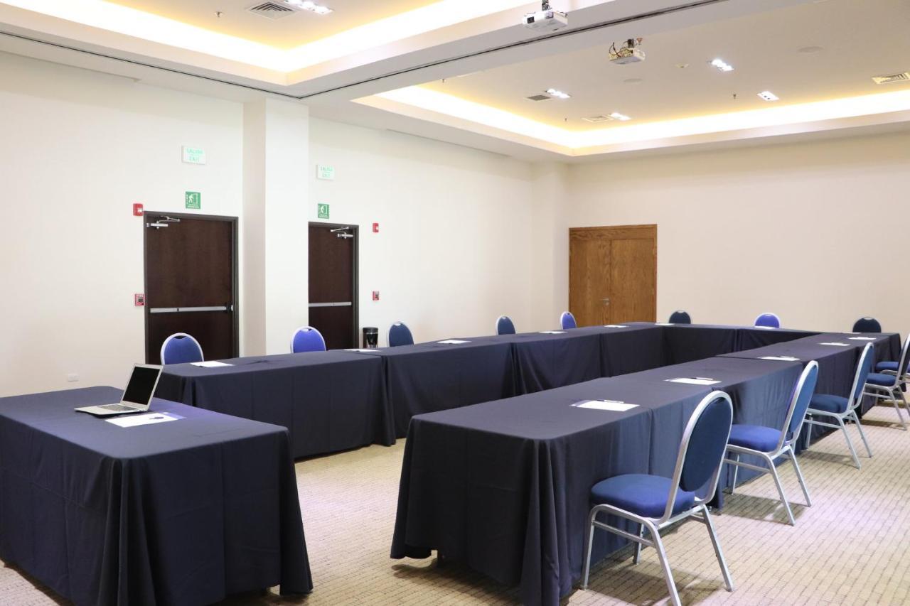 ฮอลิเดย์อินน์ เอ็กซ์เพรส ไกวมัส Guaymas ภายนอก รูปภาพ Meeting room