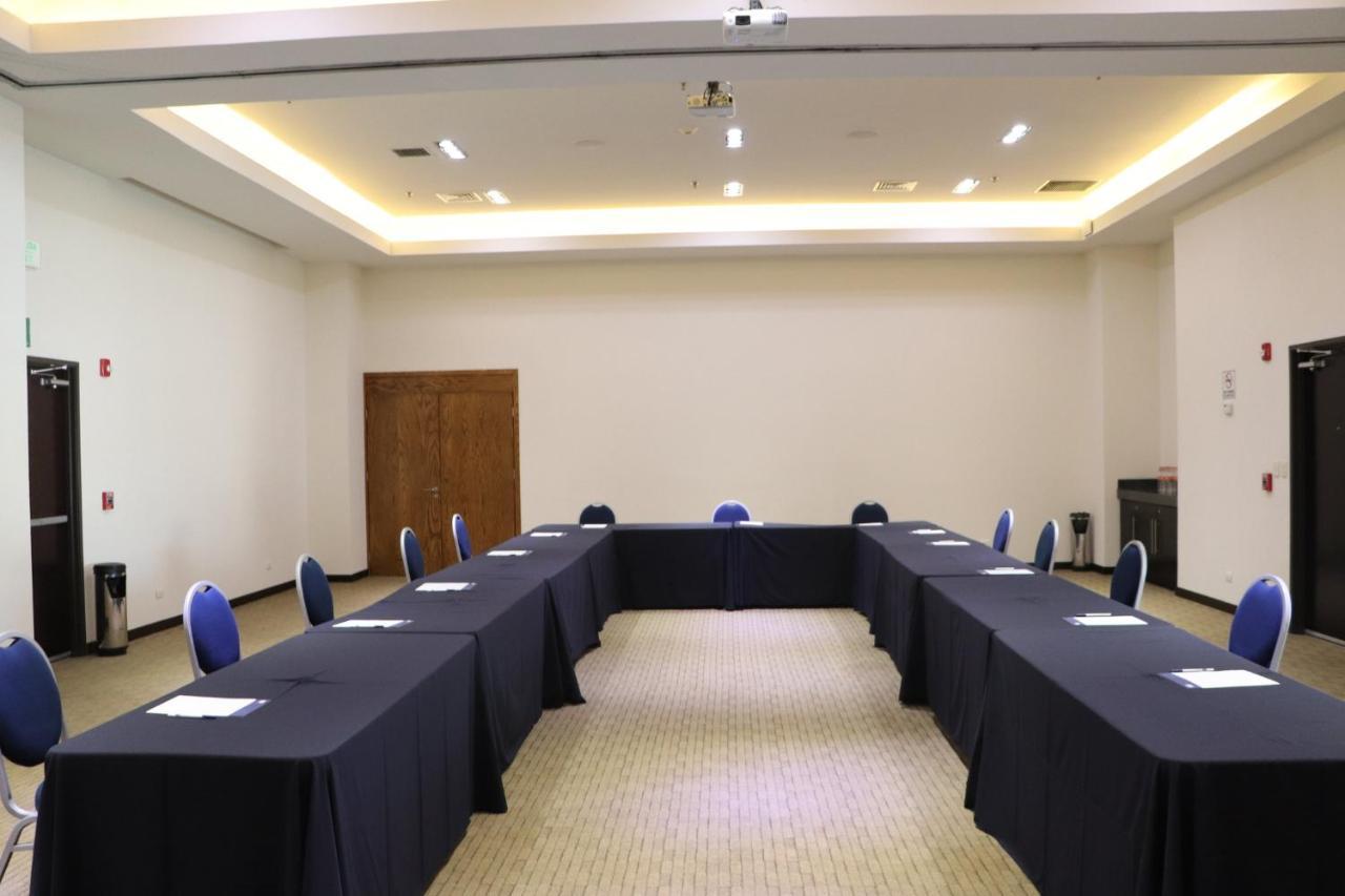 ฮอลิเดย์อินน์ เอ็กซ์เพรส ไกวมัส Guaymas ภายนอก รูปภาพ Meeting room
