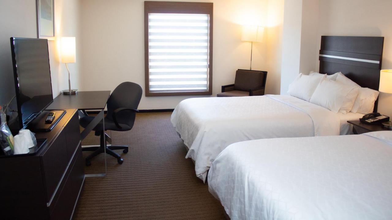 ฮอลิเดย์อินน์ เอ็กซ์เพรส ไกวมัส Guaymas ภายนอก รูปภาพ A typical room at the Residence Inn