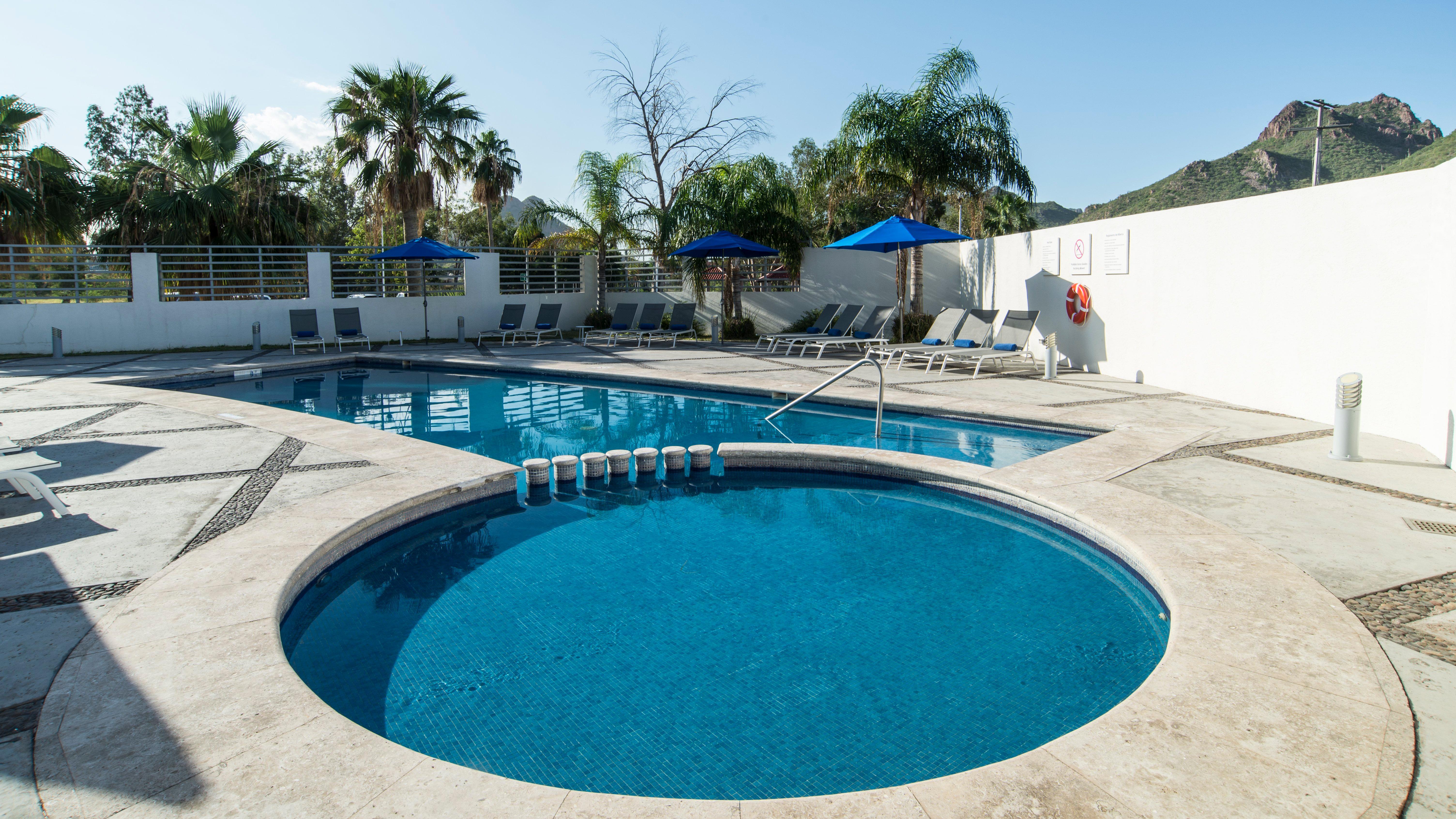 ฮอลิเดย์อินน์ เอ็กซ์เพรส ไกวมัส Guaymas ภายนอก รูปภาพ Swimming pool