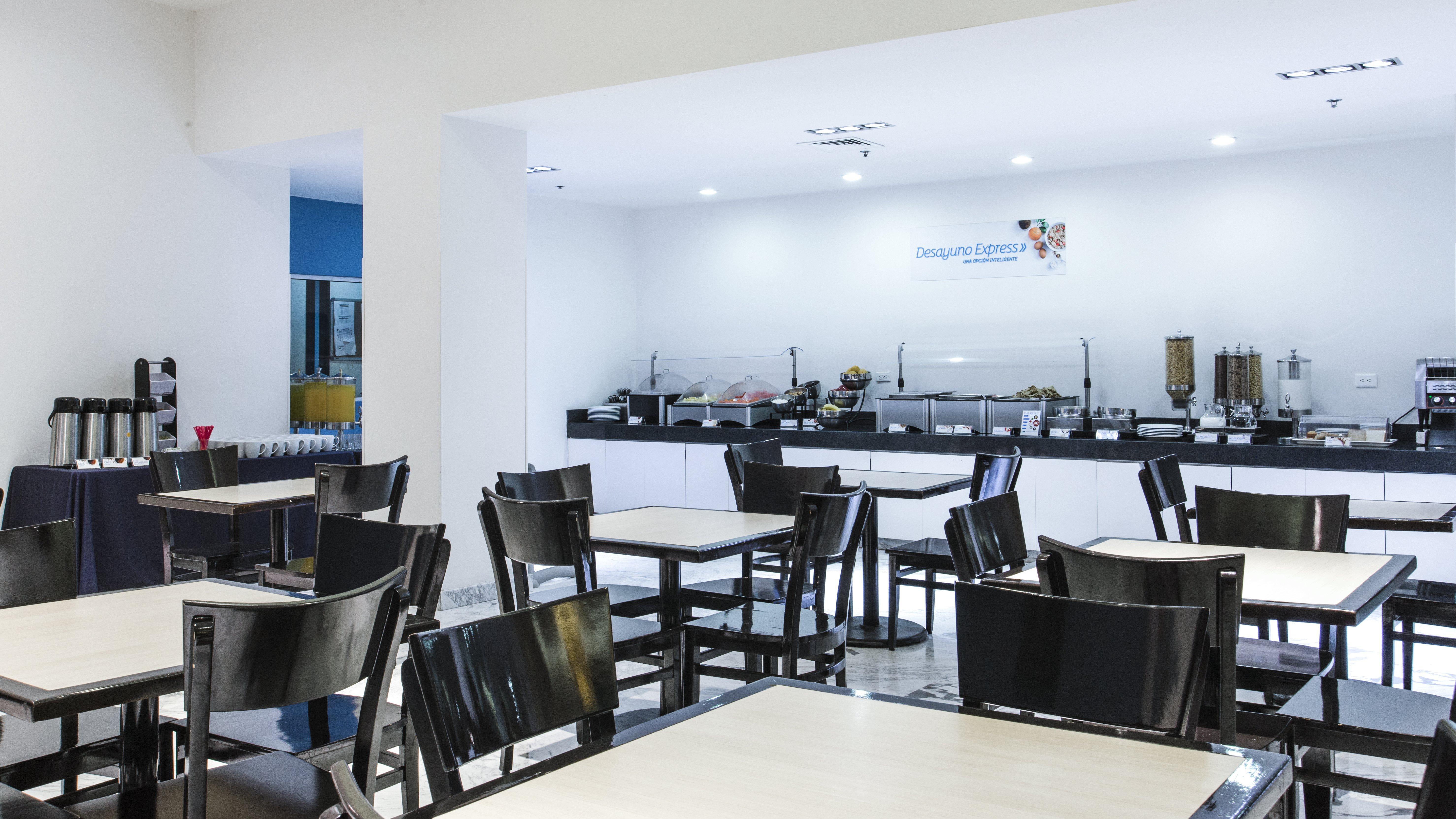 ฮอลิเดย์อินน์ เอ็กซ์เพรส ไกวมัส Guaymas ภายนอก รูปภาพ The lounge at the airport